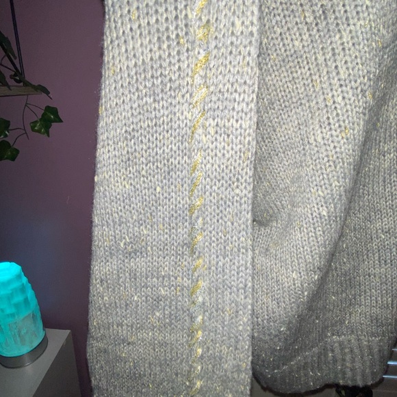 grey sweater - Picture 3 of 4